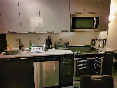 Furnished 1 Bedroom In East Village By Signature Suites Ltd YYC Exteriér fotografie