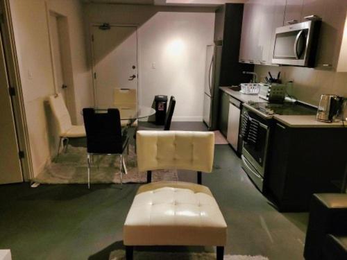 Furnished 1 Bedroom In East Village By Signature Suites Ltd YYC Exteriér fotografie